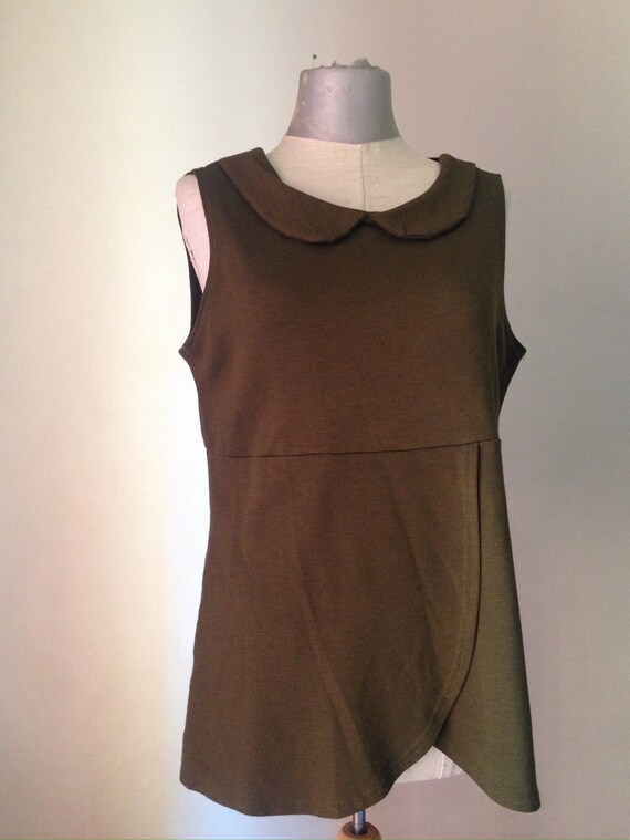 Sweet khaki 90s sleeveless top featuring scoop ne… - image 5