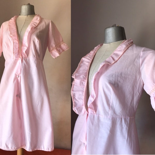 Pale pink 1970 vintage buttoned nightdress, with sexy ruffled V collars in A-line, made of Trevira cotton