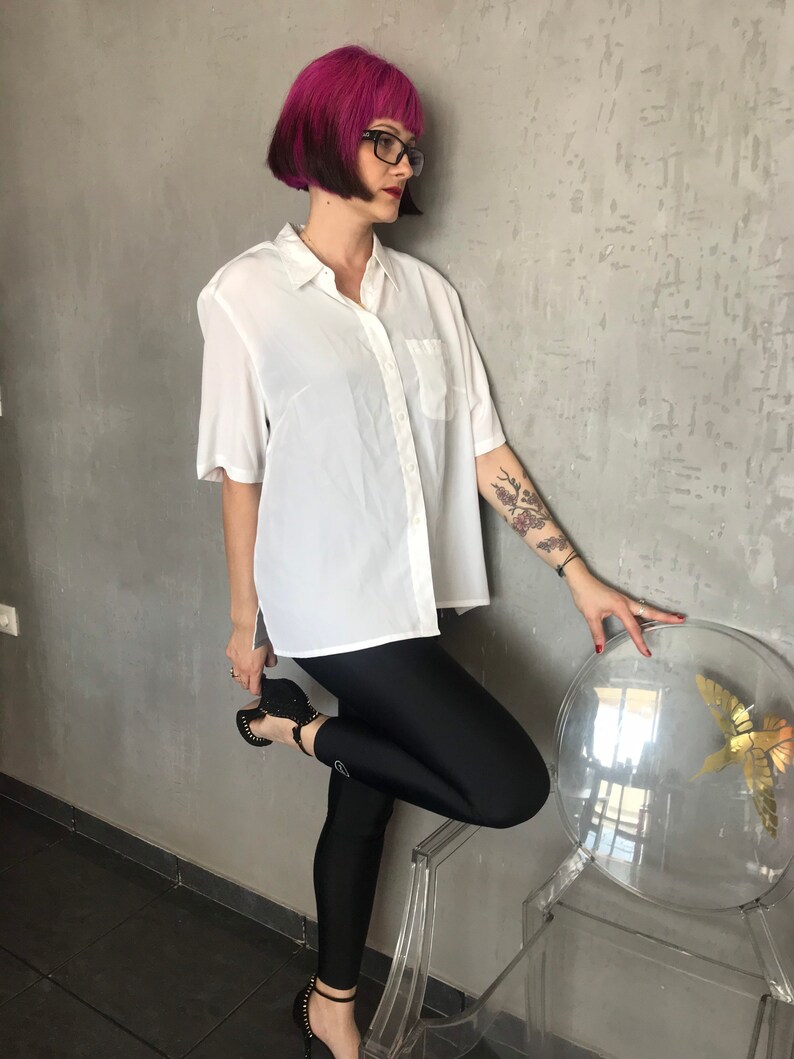 1980 vintage sophisticated buttoned blouse with embroidered collars and chest pocket by C/&A Total white