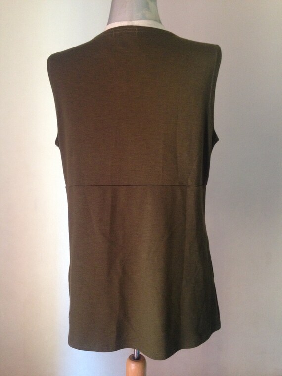 Sweet khaki 90s sleeveless top featuring scoop ne… - image 8