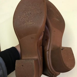 Perforated, peekaboo cut outs, brown mid heeled ankle boots 70s Vintage/size unknown, estimated size : 38 EUR- 7 US- 5 UK image 10