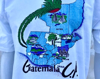 Camiseta turística larga vintage de Guatemala de la década de 1980 que presenta un mapa hecho en Guatemala.