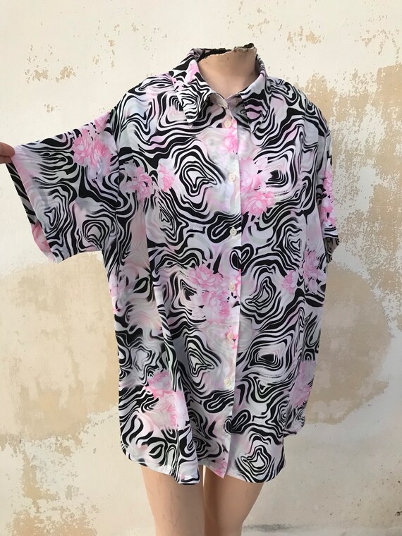 80s vintage oversized shirt in pink, white & blac… - image 3