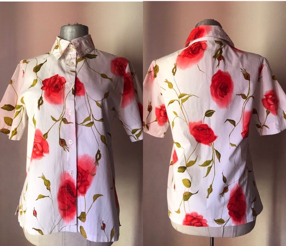 All cotton buttoned shirt features big bold rose p
