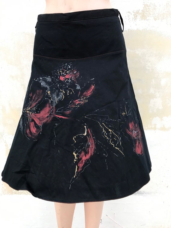 A-line, hip hugging, black Y2K vintage skirt feat… - image 8