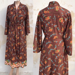Brown 60s vintage double breasted home robe with floral pattern and matching belt