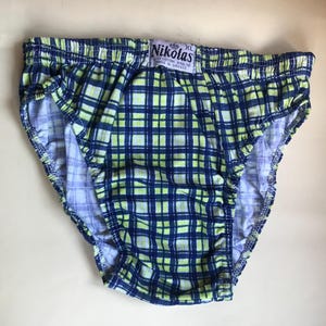 チェック柄のキッチュなキュートな80年代のヴィンテージ、イエローとブルーのコットンメンズブリーフ、新品、在庫として発見