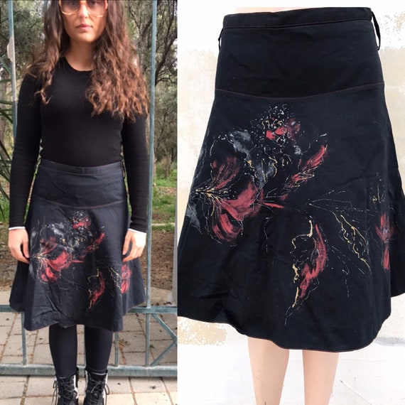 A-line, hip hugging, black Y2K vintage skirt feat… - image 1