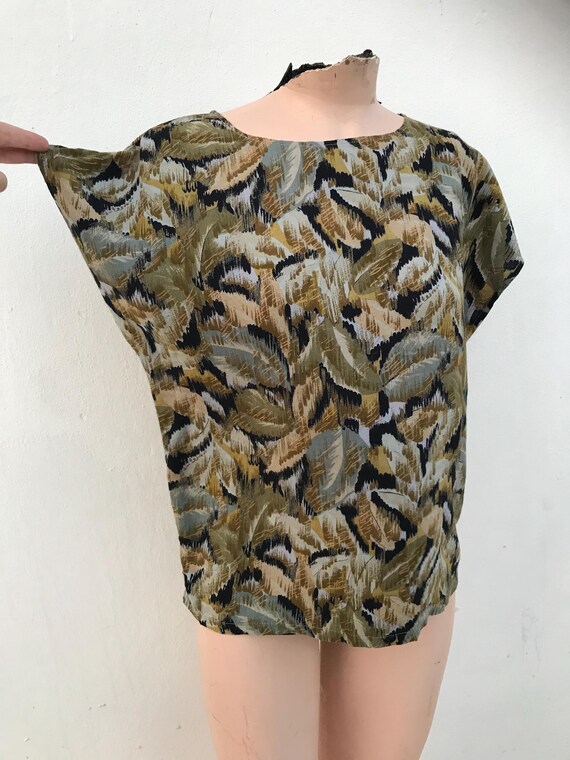 80s cool printed lightweight shirt with dolman sleeves that features abstract designs like painting leaves in olive green hues View 4
