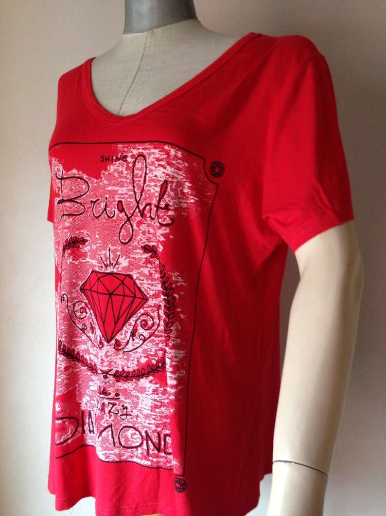 Red hot boatneck loose blouse with graphic print that refere to the Pink Floyd From the mid /'90s