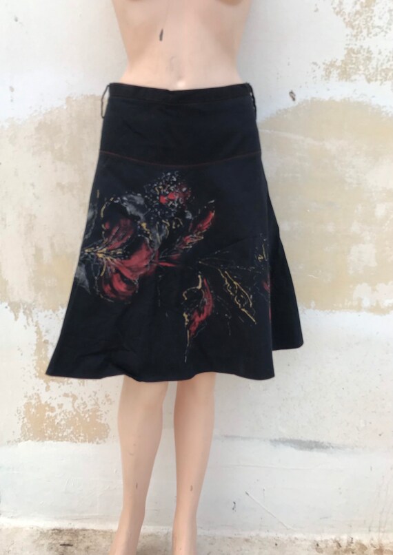 A-line, hip hugging, black Y2K vintage skirt feat… - image 2