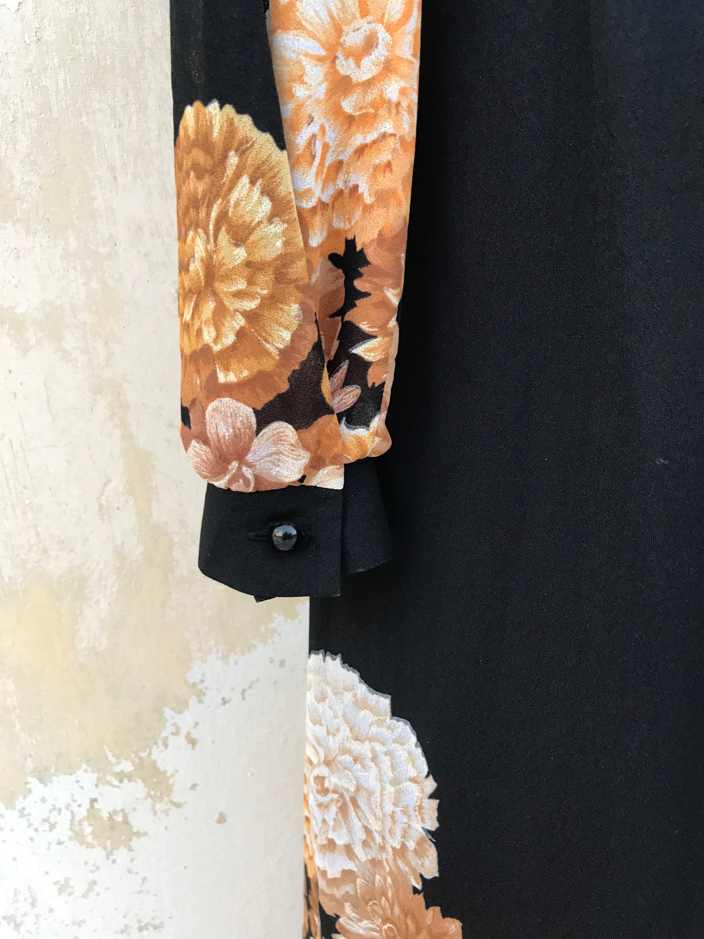 Stunning 70s Vintage Maxi Dress With Impressive Cascading Stunning 70s Vintage Maxi Dress With Impressive Cascading