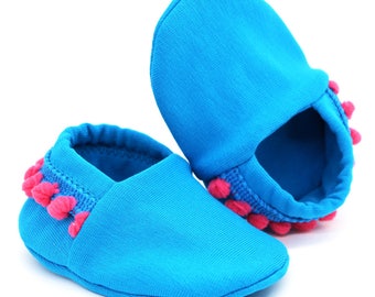 babies&minis "Blue Ibiza" - cute baby shoes made of fabric with pompoms - crawling shoes for babies