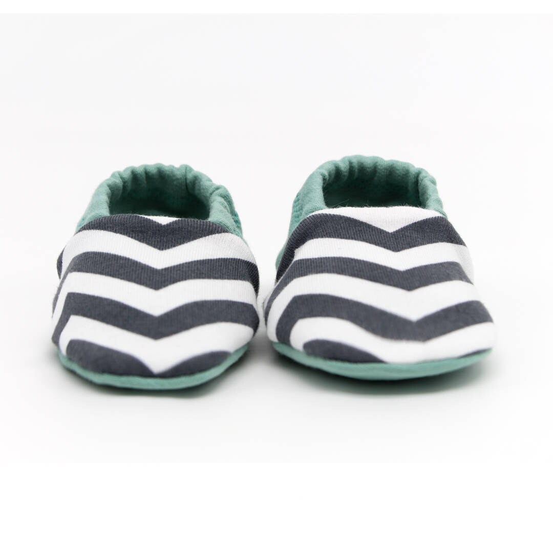 Babies&minis zic zac süße Babyschuhe mit weicher Sohle aus Baumwolljersey wendbare Krabbelschuhe