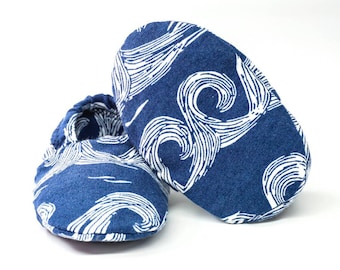 babies&minis "blue waves" - cute baby shoes made of organic cotton jersey by elvelyckan design - crawling shoes for babies