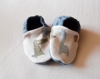babies&minis "adventure hunt Blue" - cute baby booties in cotton jersey with animals - crawling shoes for babies