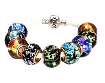 Paint splattered style beaded bracelet