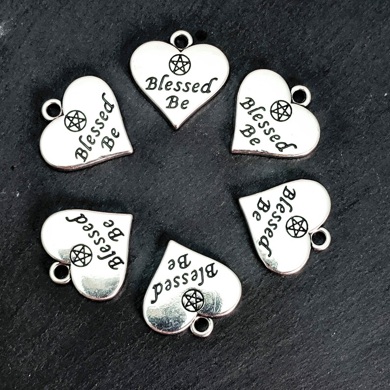 Moon Charm//Pendant Tibetan Antique Silver 19mm 10 Charms Accessory Jewellery