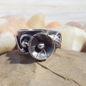 Stacking Flower with Tiny Leaves Size 6 1/2 in Solid Sterling Silver / Gemstone Silver Ring / boho ring / Statement Ring