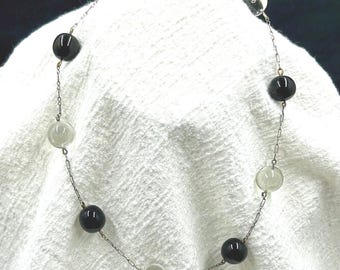 Collana antica Art Déco "Pools of Light" in cristallo di rocca non forato e vetro nero argento sterling