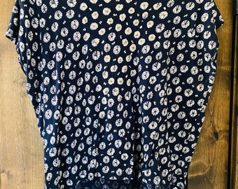 Vintage women’s Anthropolgie shirt