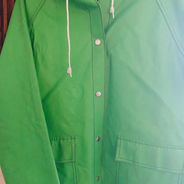 Vintage green ducks Raincoat