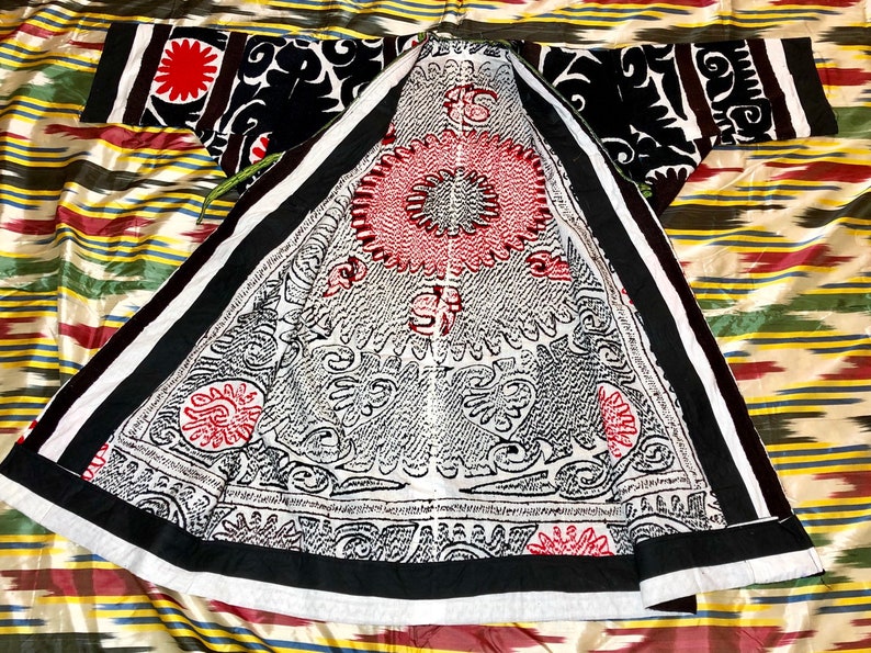 SALE!! Uzbek Vintage Handmade Embroidery SUZANI Robe Dress chapan jacket caftan