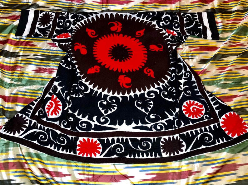 SALE!! Uzbek Vintage Handmade Embroidery SUZANI Robe Dress chapan jacket caftan