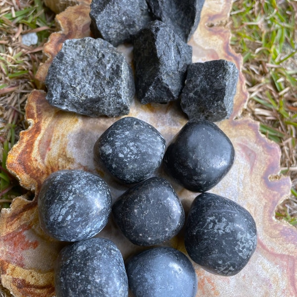 Natural Nuumite crystal (Raw or Tumbled)