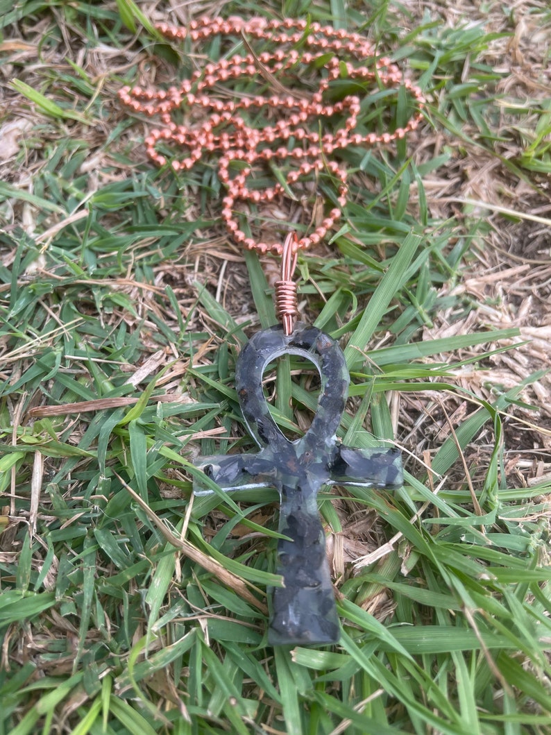 Elite Shungite Ankh Pendant - Natural Stone Healing Jewelry bare copper with pure copper 2mm ball chain bild 4