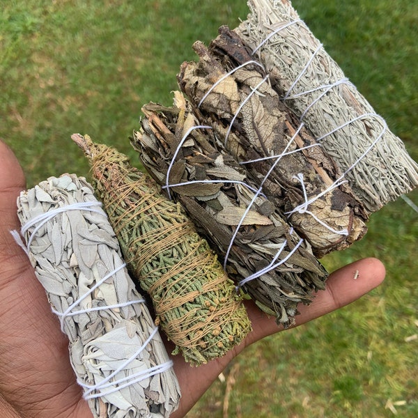 Organic smudge stick (White, Blue, Black, Rosemary, Yerba Santa, Palo Santo or Cedar)