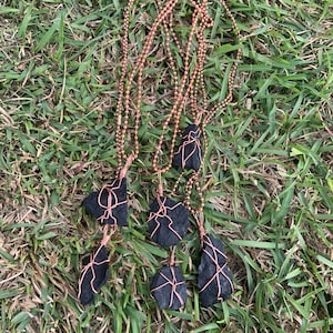 EMF 5G protecting Raw Shungite in copper with copper ball chain