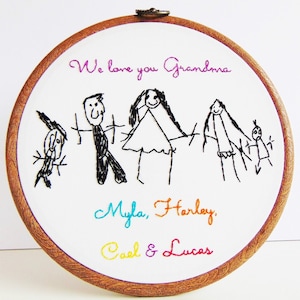 Kinderzeichnung verwandelte sich in einen handbestickten Stickrahmen, Kinderzeichnung, Geschenk für Großeltern oder Eltern, Kinderhandschrift