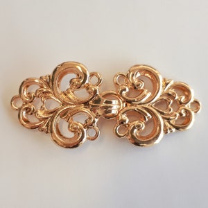 Scrollwork Cloak Clasp Gold