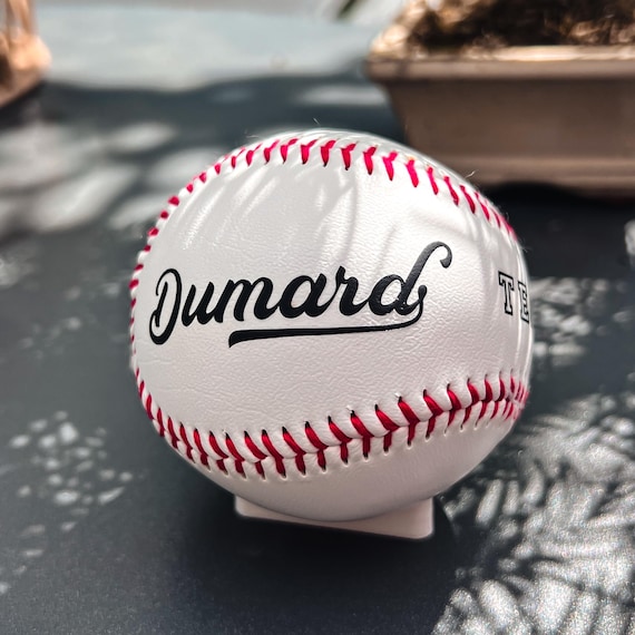 Ancienne Balle De Baseball En Bois – Coutures Gravées – Objet Décoratif