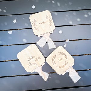 Carte annonce grossesse personnalisée en bois – Idée originale révélation bébé – Prénom & texte au choix – Cadeau future mamie/papy