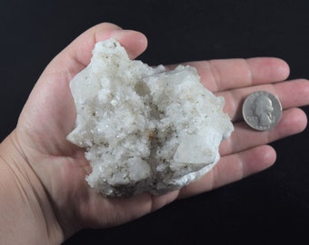 Calcite blanche avec quartz et chalcopyrite