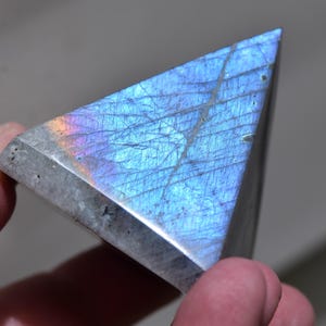 Flashy Labradorite Pyramid