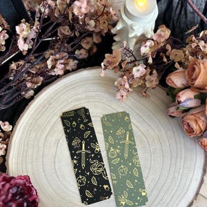 Illustrated handmade fantasy bookmark | metalic gold foiled on matte paper | matching Fairyloot TFOTA bookmark