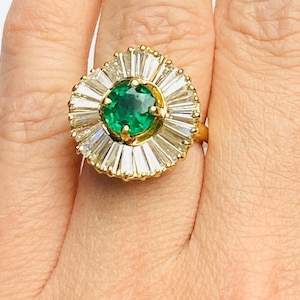 Estate 18K Yellow Gold Diamond & Emerald Ballerina Ring Size 5