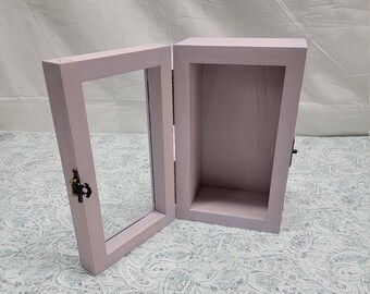 7 1/2 x 4 x 3 1/2 Wooden Shadow Box / Hinged Glass Lid / Display Case Box