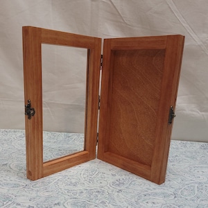 4 x 7 x 3/4 Wooden Shadow Box / Hinged Glass Lid / Display Case Box / Thin Shadow Box / Picture Shadow Box / Slim Display Case