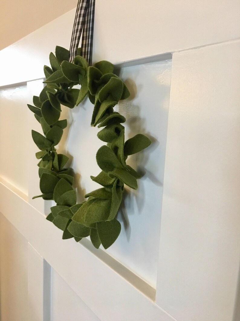 Christmas Magnolia Wreath Magnolia Wreath with Berries Christmas Wreath Small Magnolia Felt Leaf Wreath
