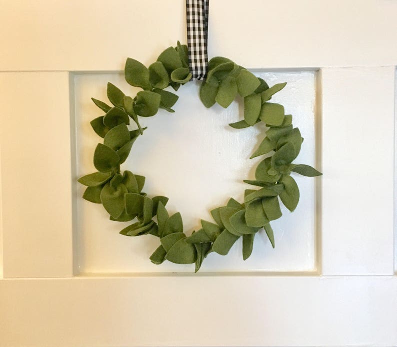 Christmas Magnolia Wreath Magnolia Wreath with Berries Christmas Wreath Small Magnolia Felt Leaf Wreath