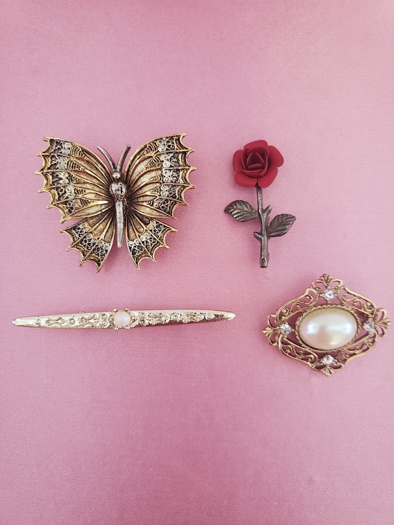 Victorian Gold Tone Metal Brooches and Pins - Fil… - image 1