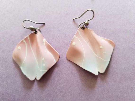 Retro Pink and White Dangle Earrings - 80s Fashio… - image 3