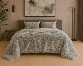 Light Grey Ash Faux Fur Throw with a Soft Faux-Suede Lining