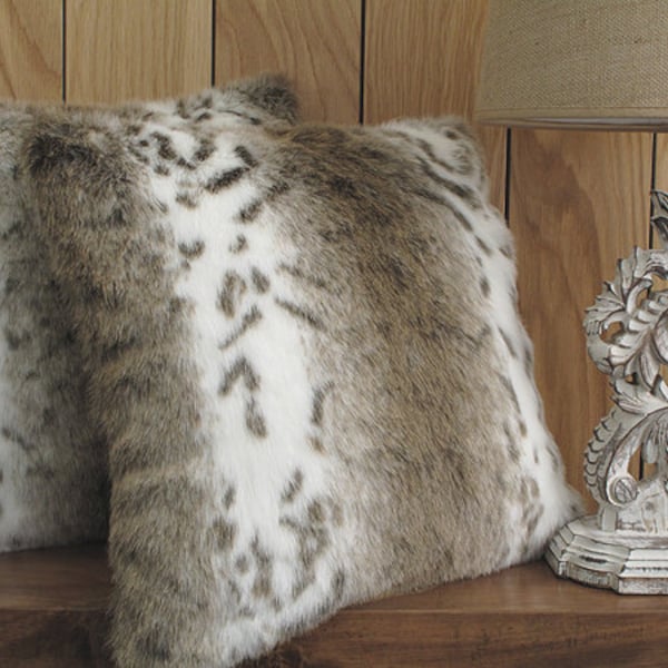 Housses de coussin luxueuses en fausse fourrure de lynx beige, coussins, taies d'oreiller au choix en 2 tailles. Lancers assortis disponibles.