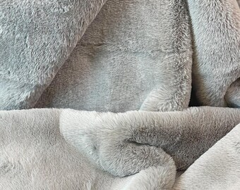 Tessuto in pelliccia sintetica color talpa Richmond / Pelliccia per costumi cosplay di lusso