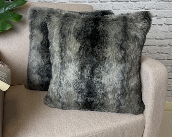 Schwarzer Wolf gestreift Kunstpelz Kissenbezug, Luxus Pelzkissenbezüge